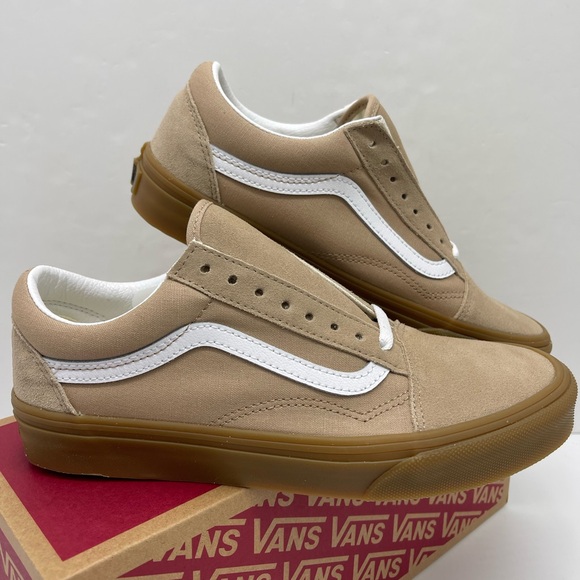 Vans Women's Beige and White Sneakers Old Skool
Sesame/Gum
VN0A38G1QA2 Sneakers - Picture 7 of 16